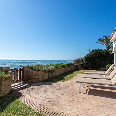 Charming Villa On The Seafront Марбелья Экстерьер фото